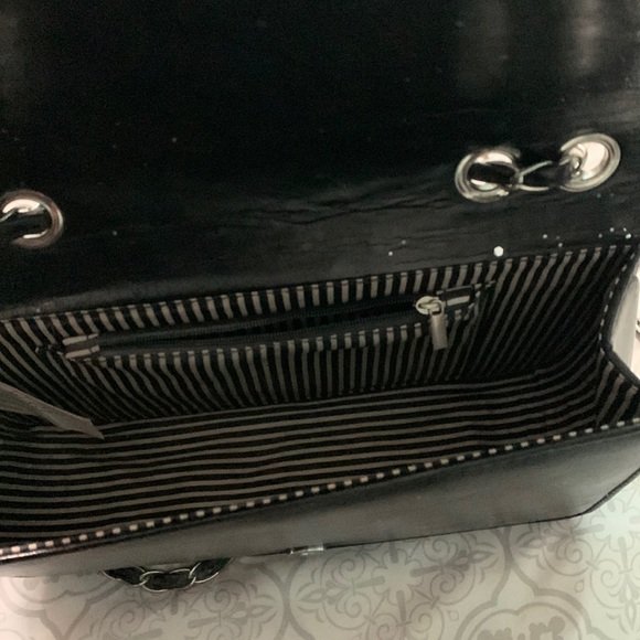 I have two of these but I just need one hopefully it goes to a new home - Picture 3 of 4